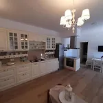Vogklis House 3* Qeparo