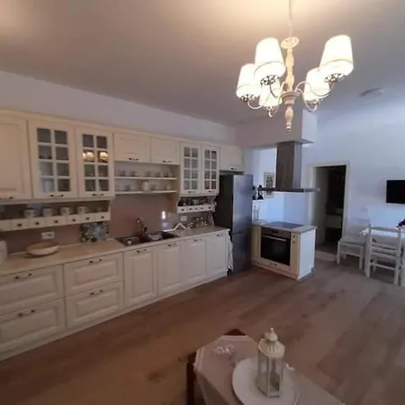 Vogklis House 3* Qeparo