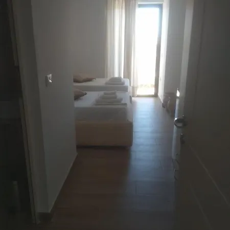 Vogklis House Guest house Qeparo