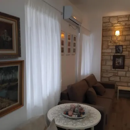 Vogklis House Konukevi 3*
