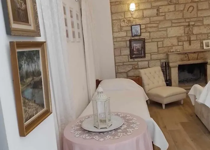 Konukevi Vogklis House