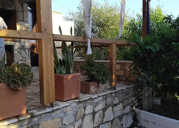 Konukevi Vogklis House Qeparo